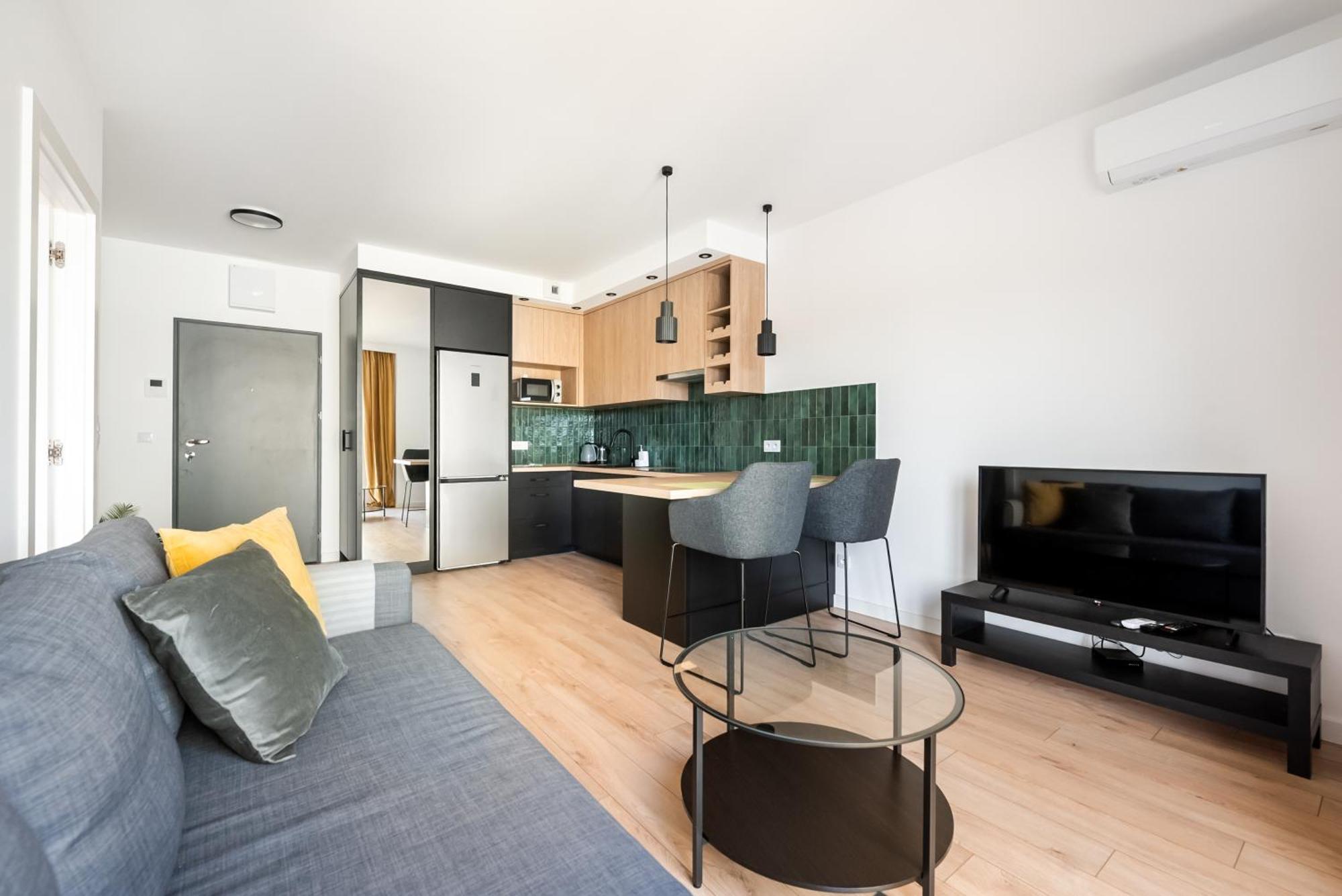ורשה Wilenska Express Homely Apartment מראה חיצוני תמונה