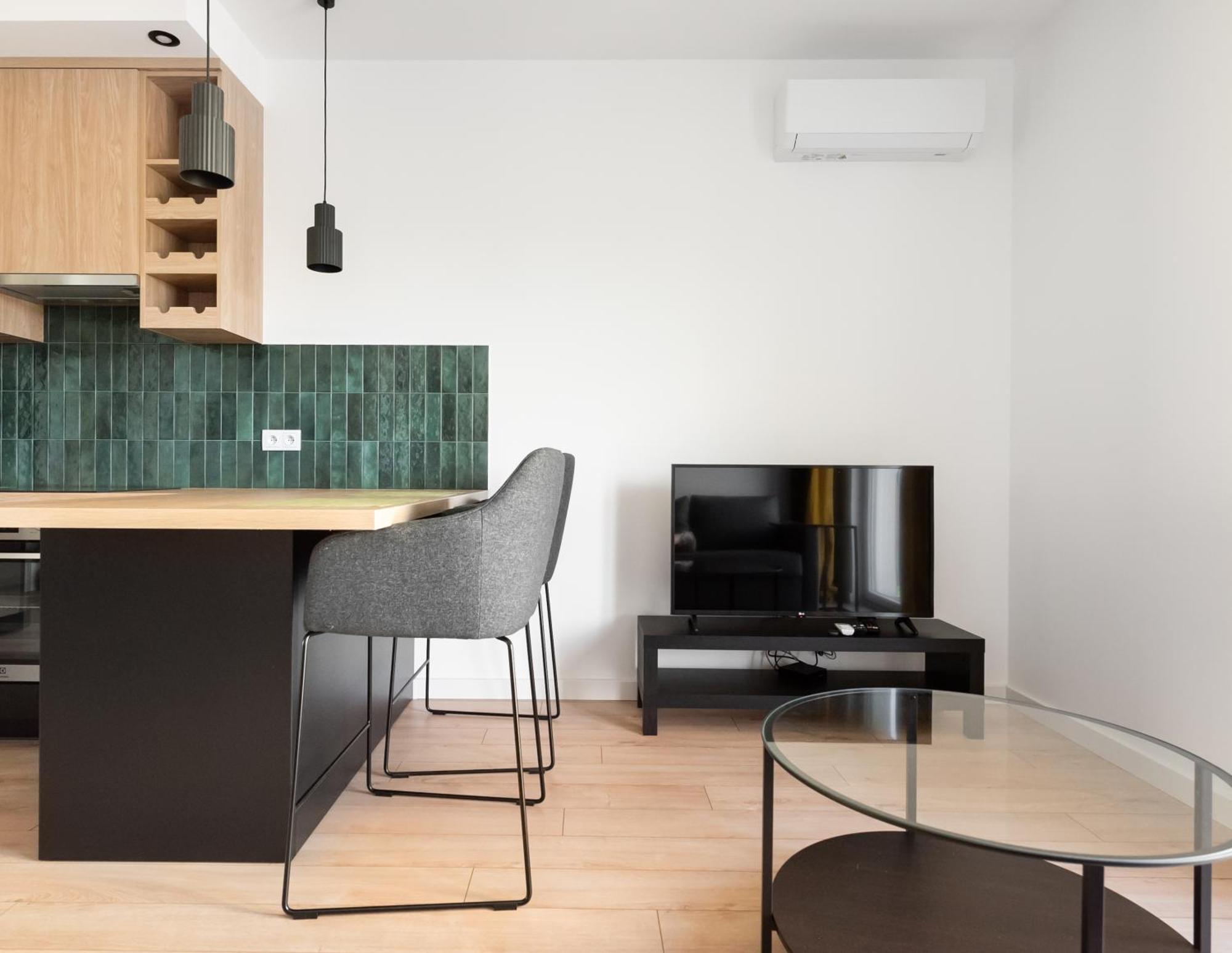 ורשה Wilenska Express Homely Apartment מראה חיצוני תמונה